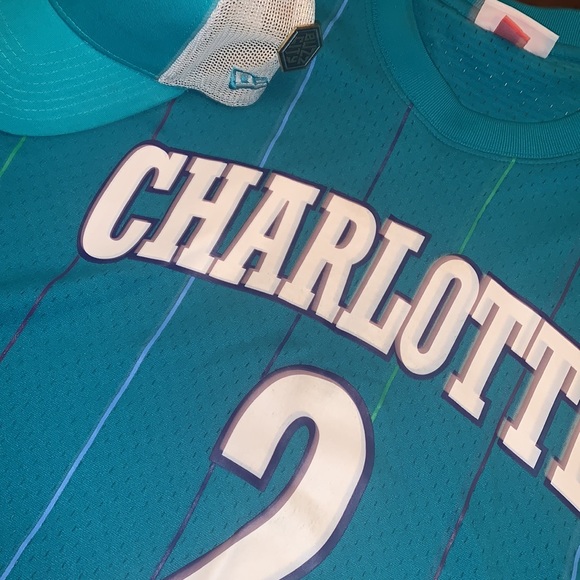 SOLD Mitchell & ness throwback w/hat - Picture 5 of 5